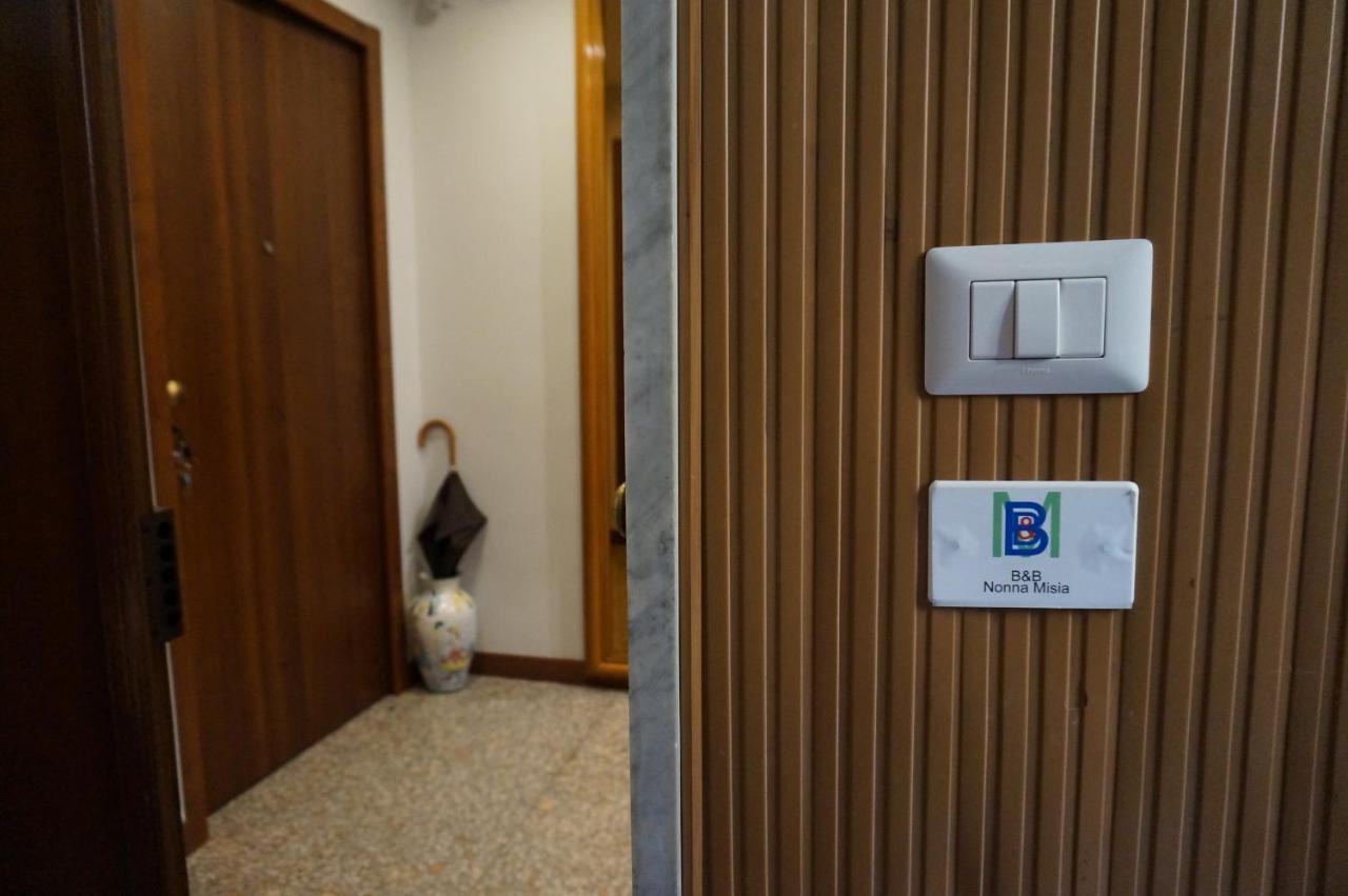 B&B Nonna Misia Salerno Bagian luar foto